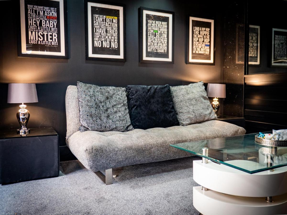 The Sea Lounge Accomodation 브로드스테어즈 외부 사진