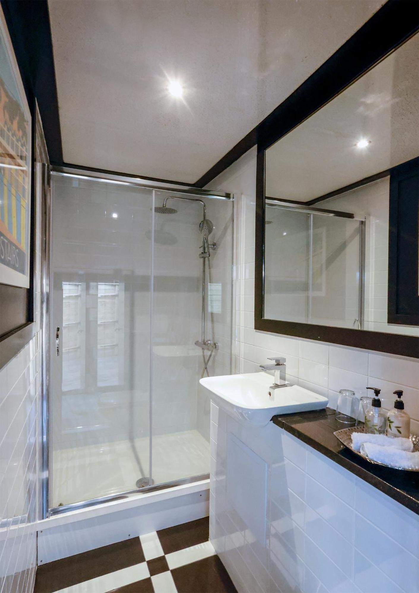 The Sea Lounge Accomodation 브로드스테어즈 외부 사진